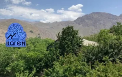 "این باغ زیبا واقع در منطقه‌ای آرام و دنج قرار دارد و دارای یک دسترسی عالی به جاده‌های اصلی است. با مساحت بسیار بزرگی که دارد، این باغ می‌تواند یک فضای بسیار خوب برای کشت و کار، پرورش دام و یا ساخت و ساز فراهم کند. همچنین، با مناظر طبیعی زیبا و دسترسی آسان به خدمات شهری، این باغ می‌تواند به عنوان یک مکان زیبا و آرام برای سکونت شما و خانواده‌تان مناسب باشد. با خرید این باغ، شما می‌توانید به آینده خود و خانواده‌تان سرمایه‌گذاری ارزشمندی داشته باشید."