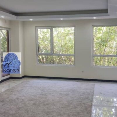 سالن پذیرایی بزرگ و شیک خانه در طالقان برای رهن